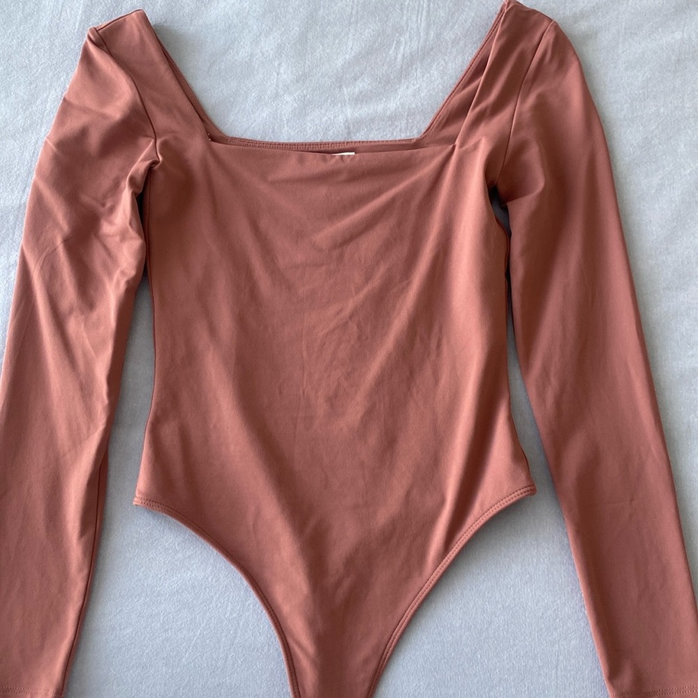 COPY - Aritzia Babaton Bodysuit